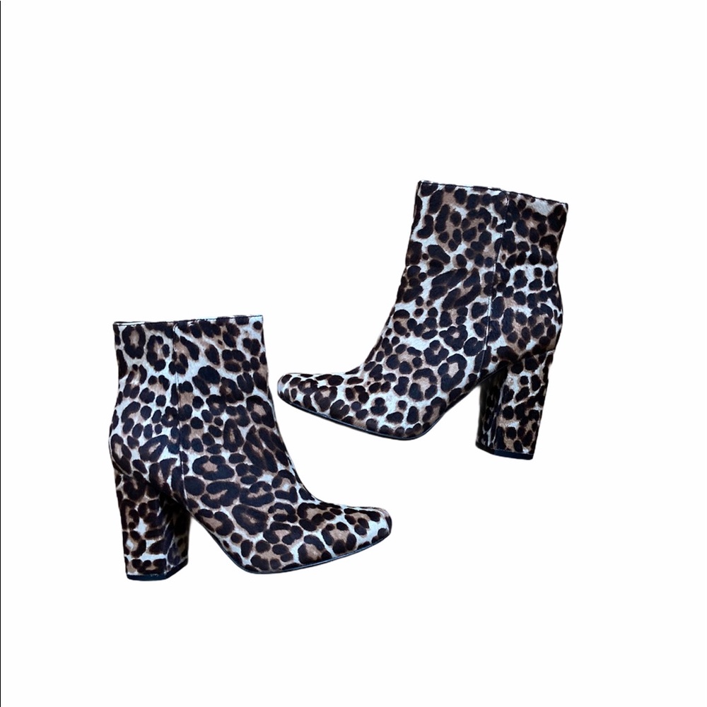 EUC Charles David cheetah calf hair size 6.5 boots - Picture 2 of 4